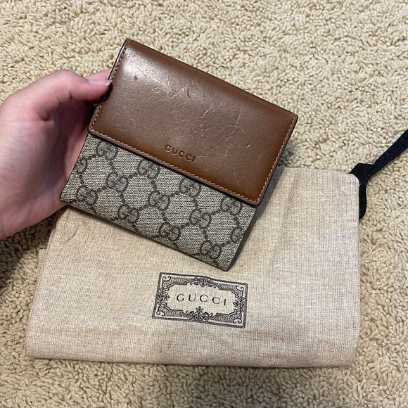 Gucci Handbags - Gucci wallet